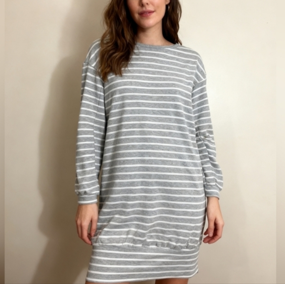 BCBGMaxAzria Size S Gray Cream Knit Sweater Top Colorblock Long Sleeve